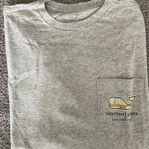 Mens ,gently worn ,XS Vineyard Vines long sleeve pocket tee